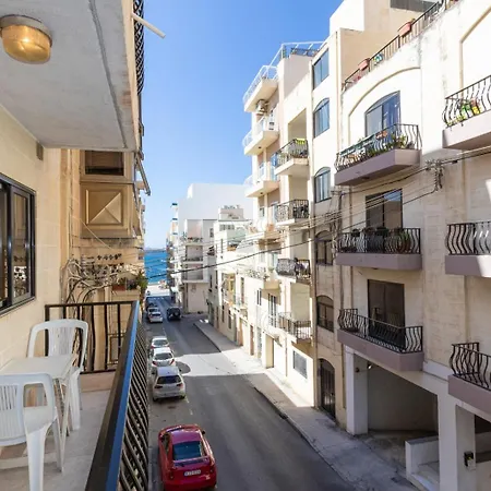 Spacious & Comfy Seaside Flat Apartament *