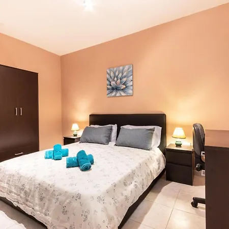 Apartment Spacious & Comfy Seaside Flat St. Paul's Bay