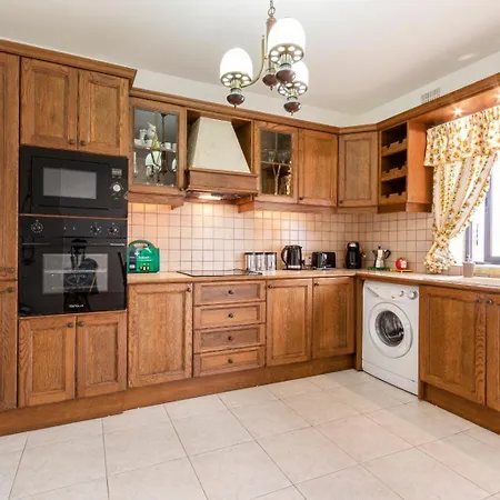 Spacious & Comfy Seaside Flat St. Paul's Bay