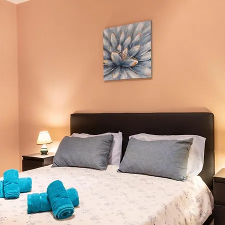 Apartment Spacious & Comfy Seaside Flat