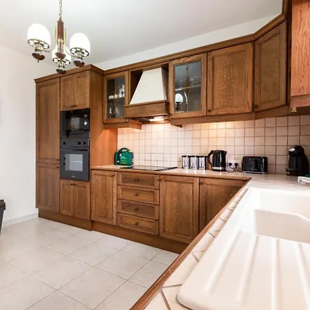 Spacious & Comfy Seaside Flat