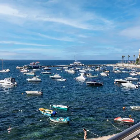 Spacious & Comfy Seaside Flat