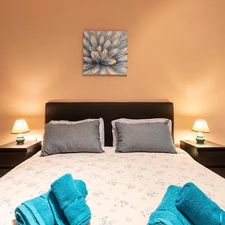 Spacious & Comfy Seaside Flat St. Paul's Bay